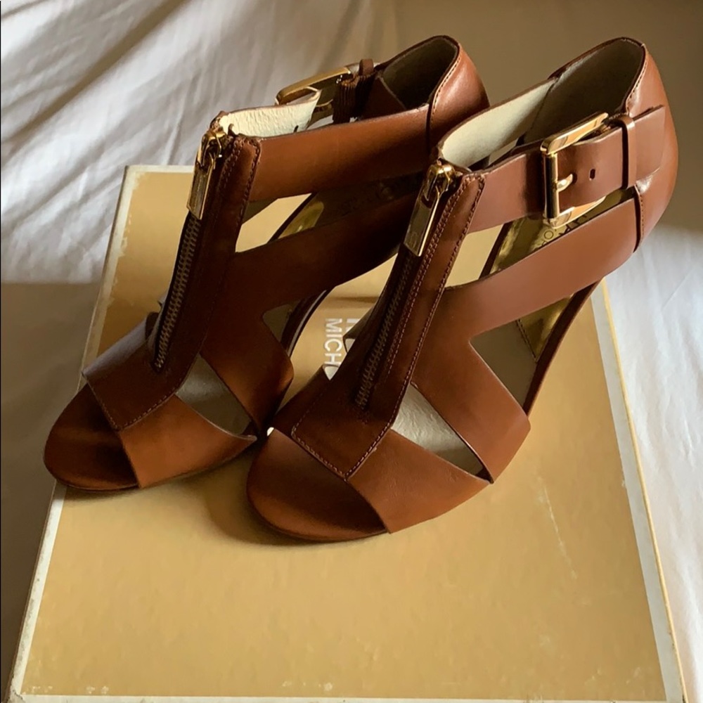 Michael Kors • Anya Mid Heels